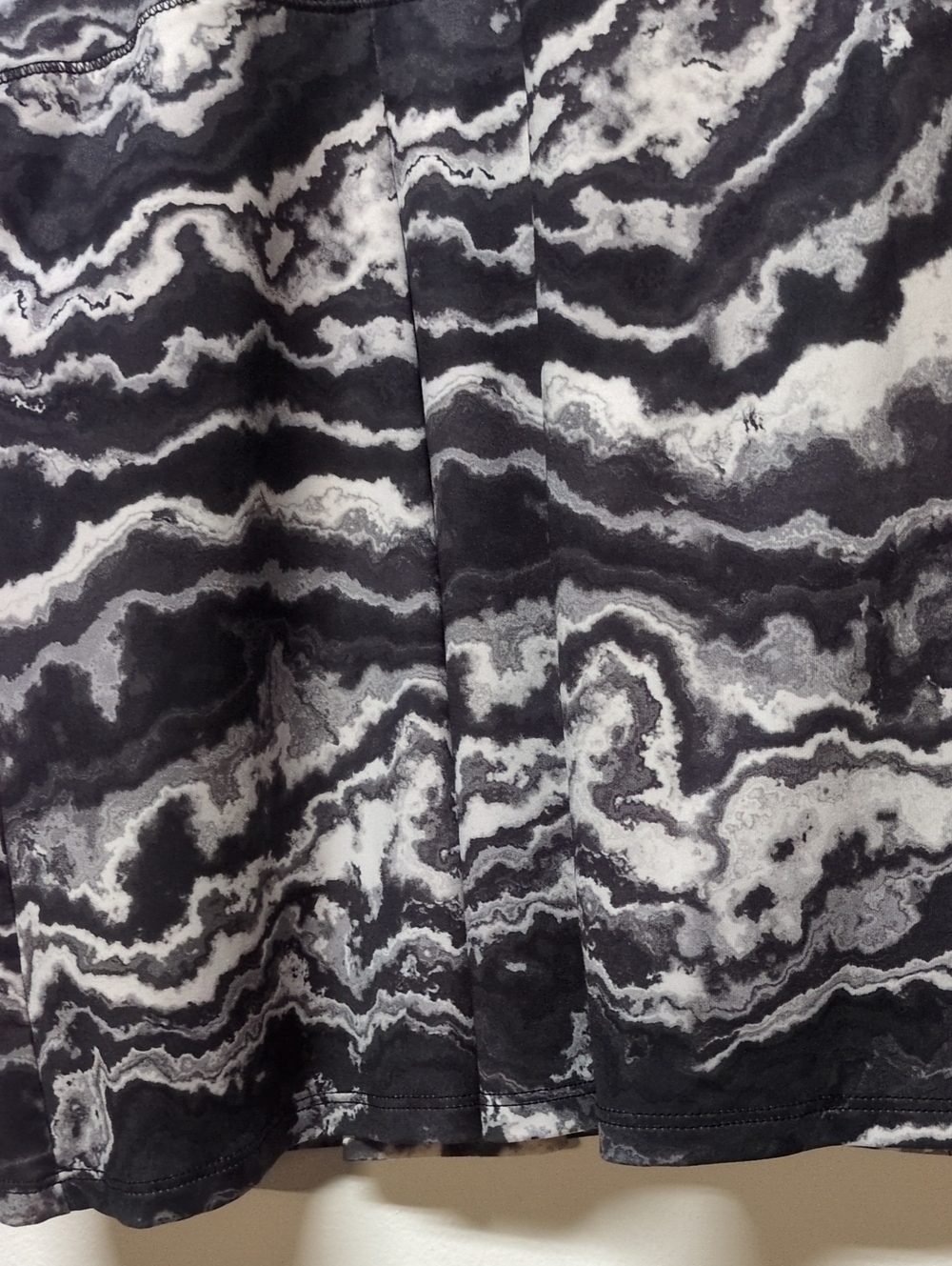 Reel Legends Golf Skort Elastic Waist Black White Marble Print, Size 2XL - Picture 3 of 9